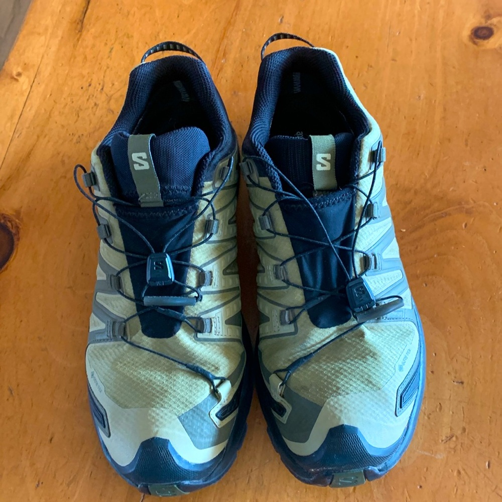 Men’s XA Pro Gore Tex sneaker size 9.5 olive green and black accents